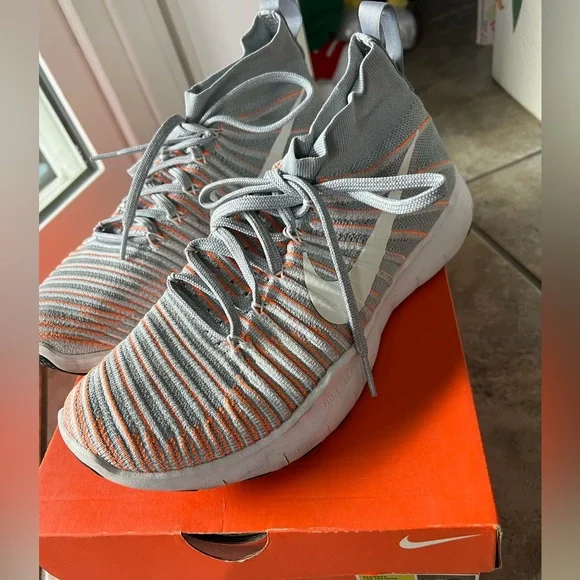 NIKE FREE TRAIN FORCE FLYKNIT SNEAKERS SIZE 9.5 - Picture 2 of 6